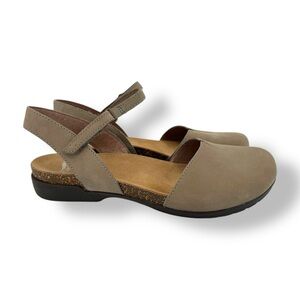 Dansko Rowan Ivy Milled Nubuck Closed Toe Sandal Size 37 or US 6.5-7